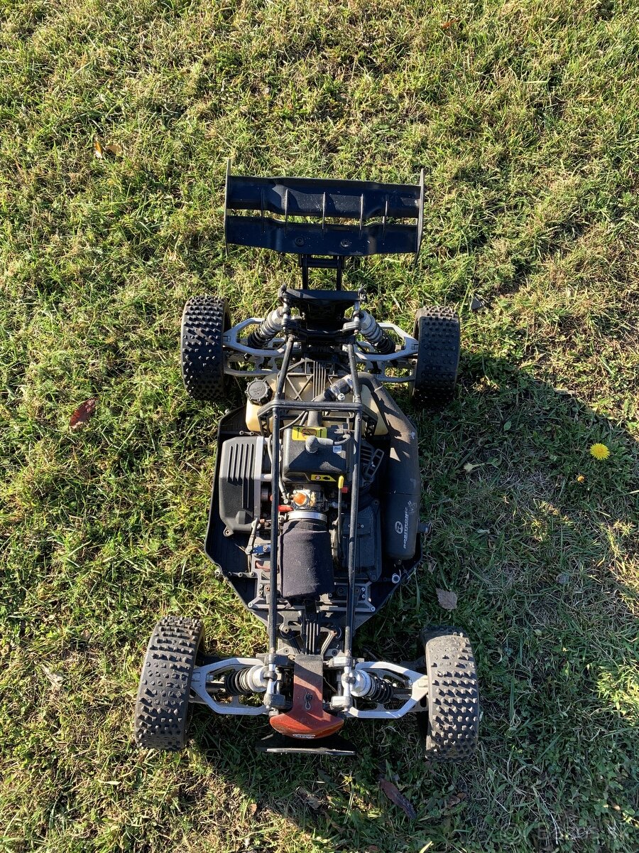 Benzínové RC auto - 3