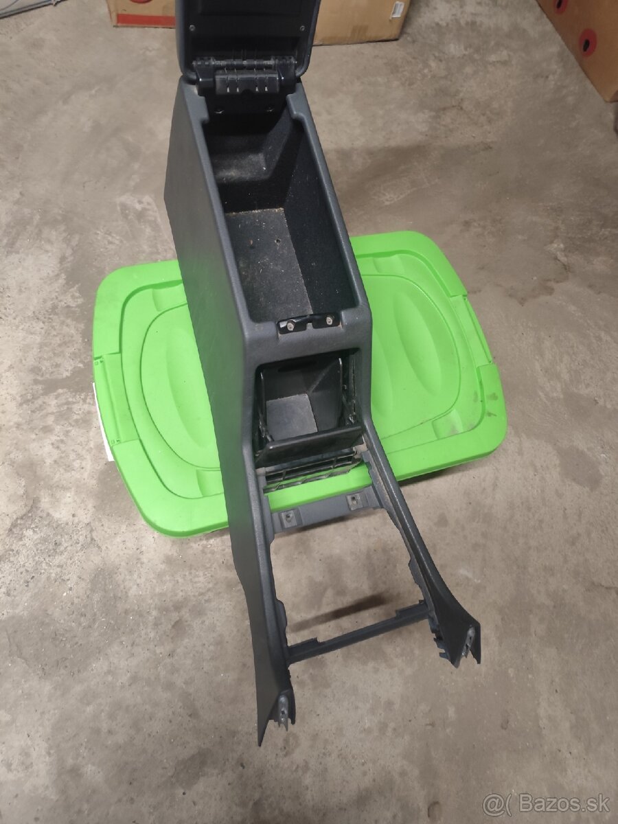 laktova opierka mercedes w202 - 3