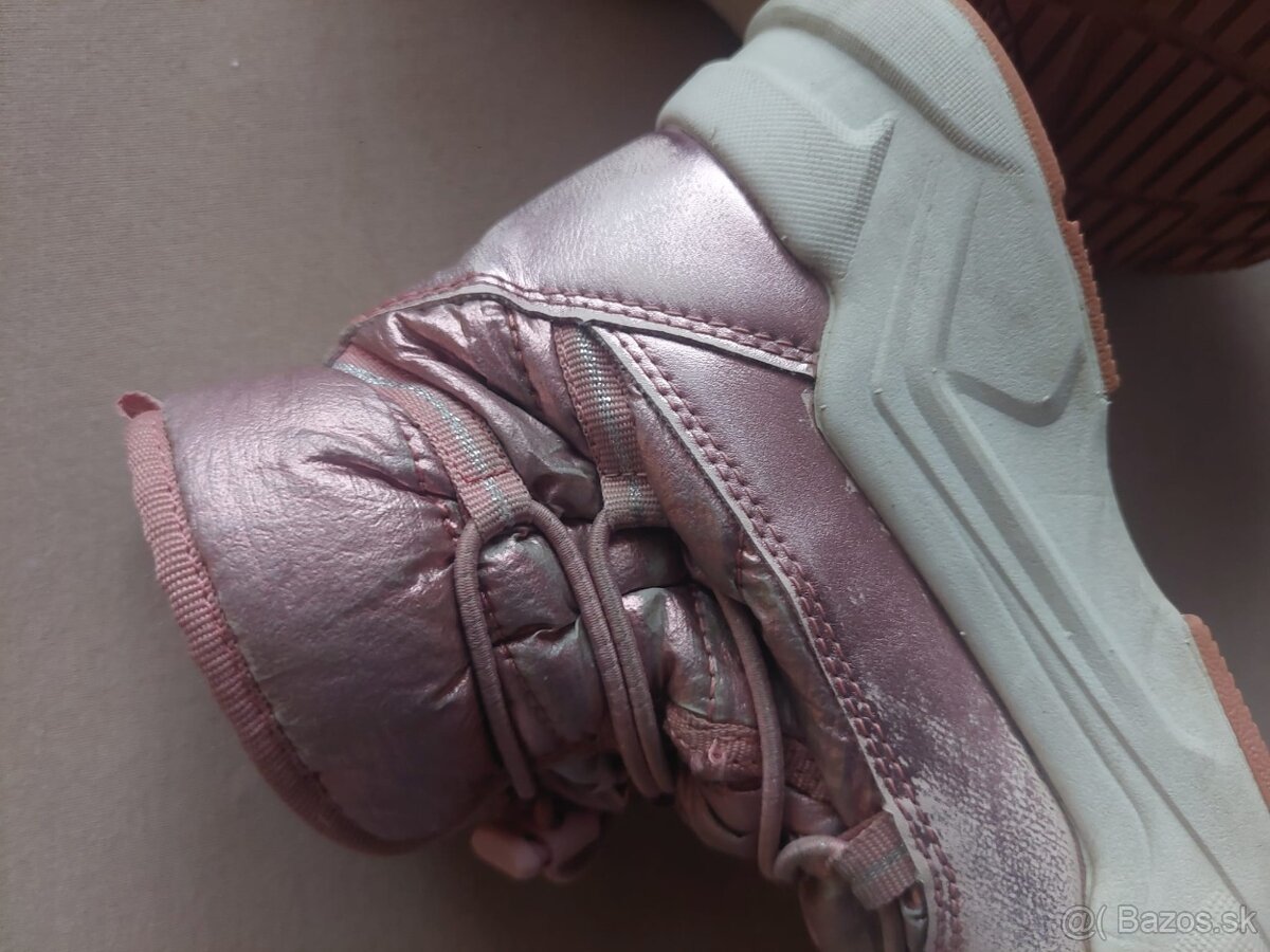 Snehule značky Reserved - 3