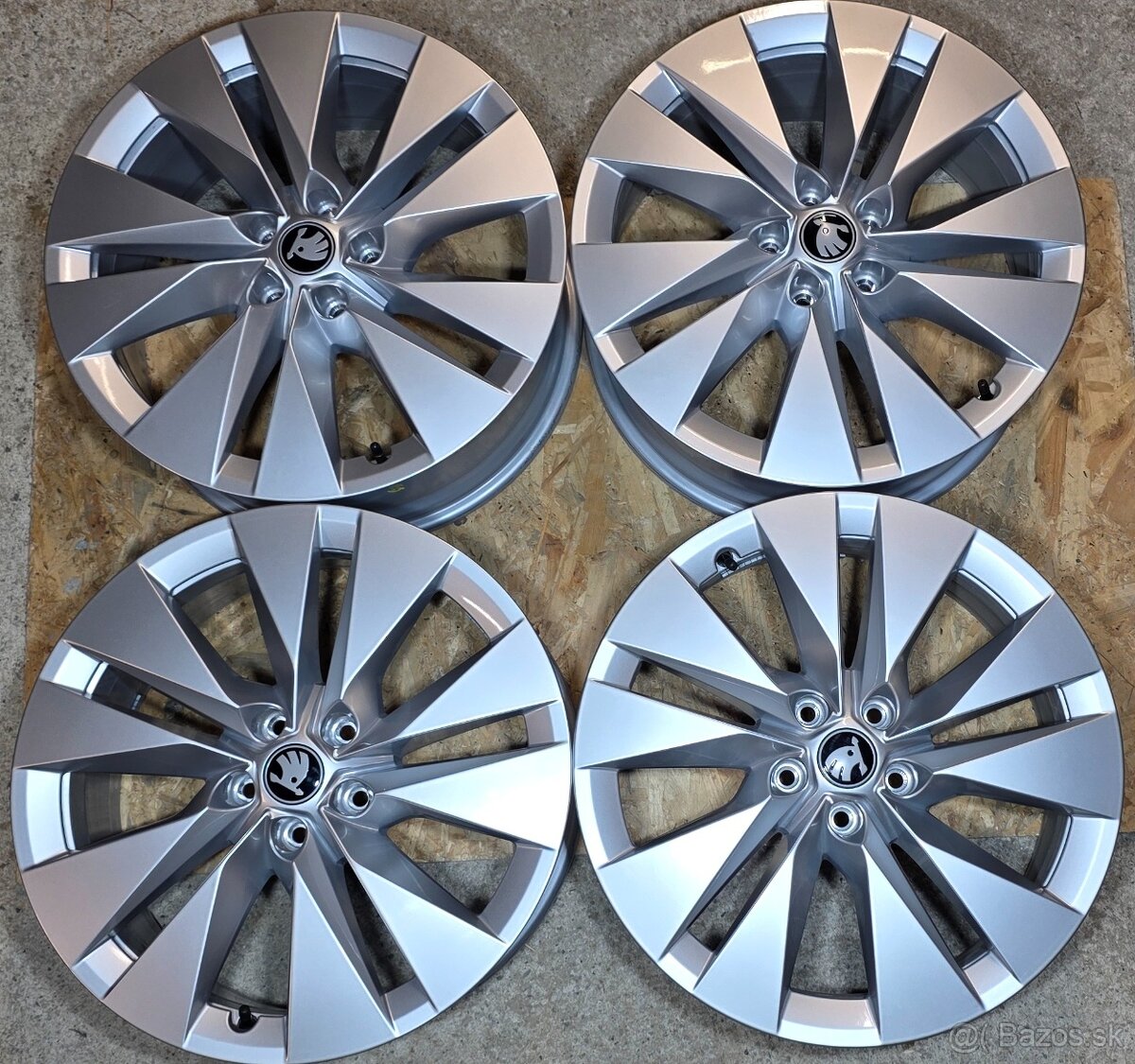 Škoda Crystal - 8Jx19, 5x112, ET45 - 3