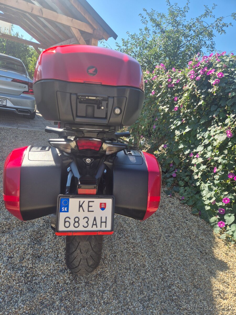 Honda VFR 1200F - 3