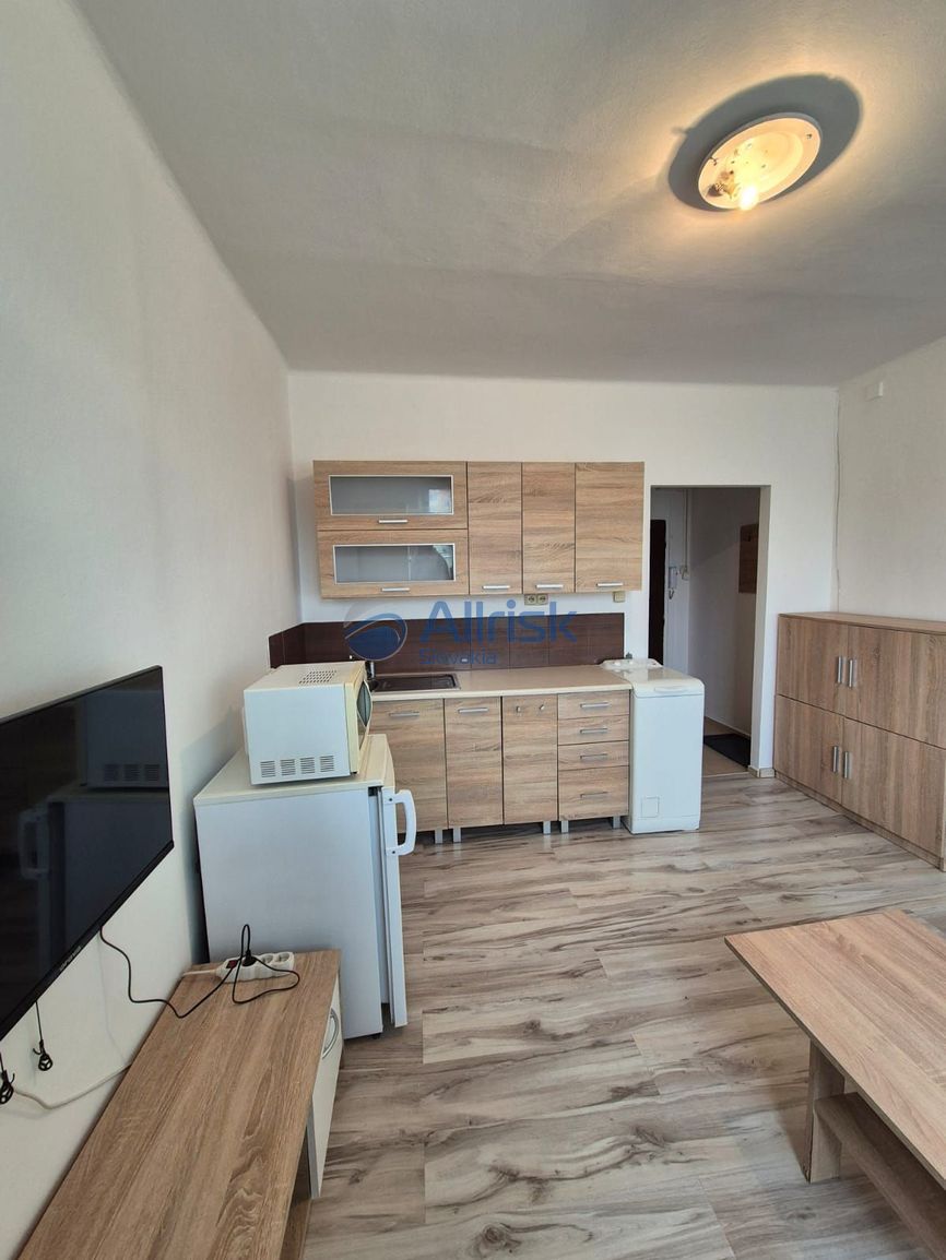 Prenájom zariadenej garsónky v obľúbenej lokalite mesta Šaľa - 3