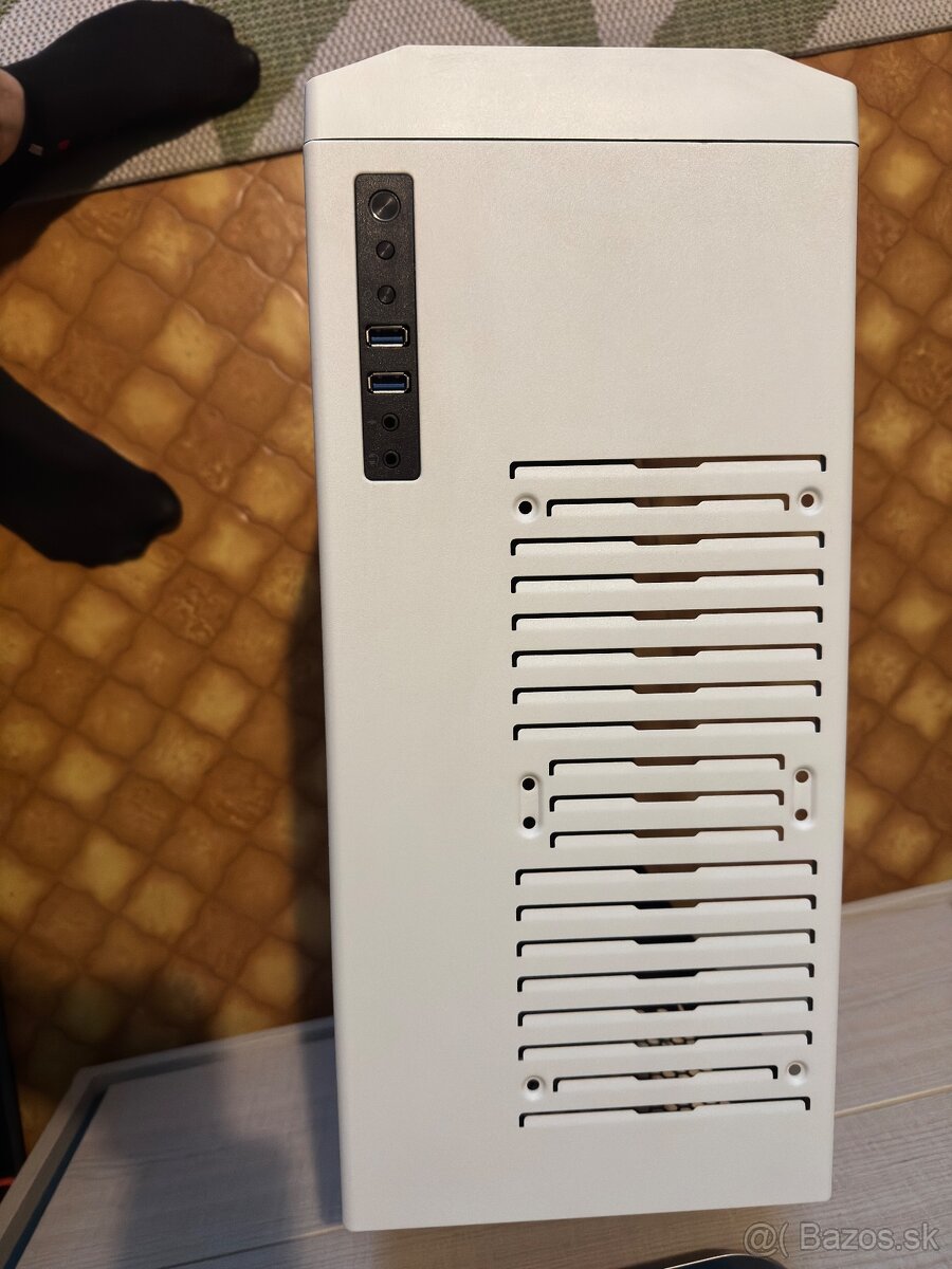 Predám PC skriňu Metallic Gear by Phanteks NEO Air Series - 3