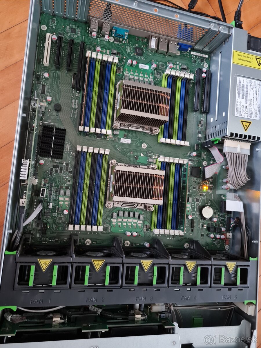 Inzerát na predaj: Server Fujitsu Primergy RX300 S7 - 3