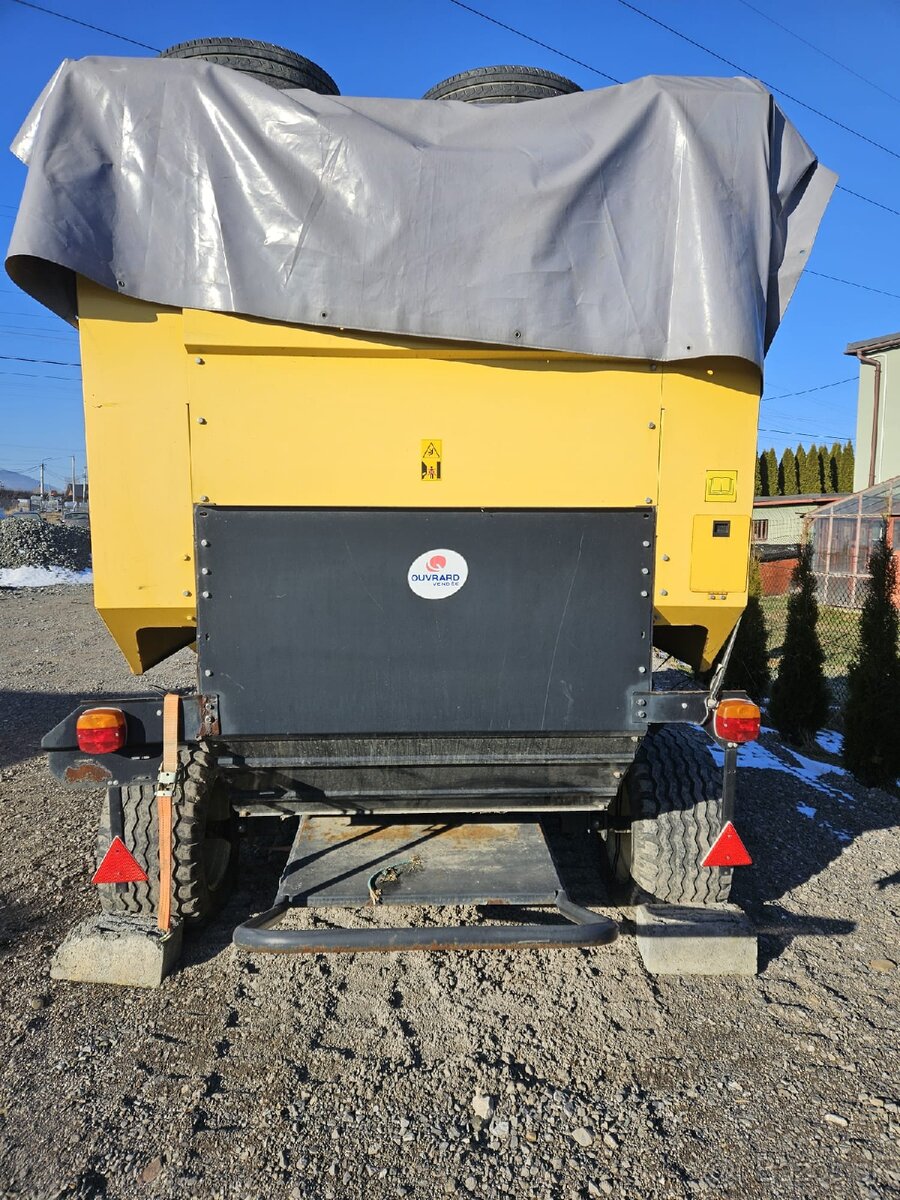 Balikovač New Holand BR 7070 - 3