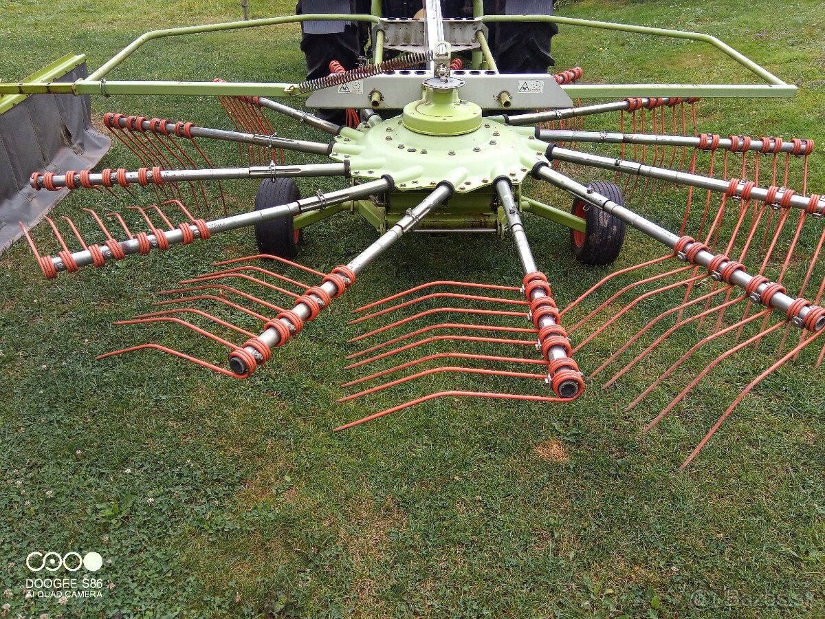 Zhrňovač sena 4,3m - 3