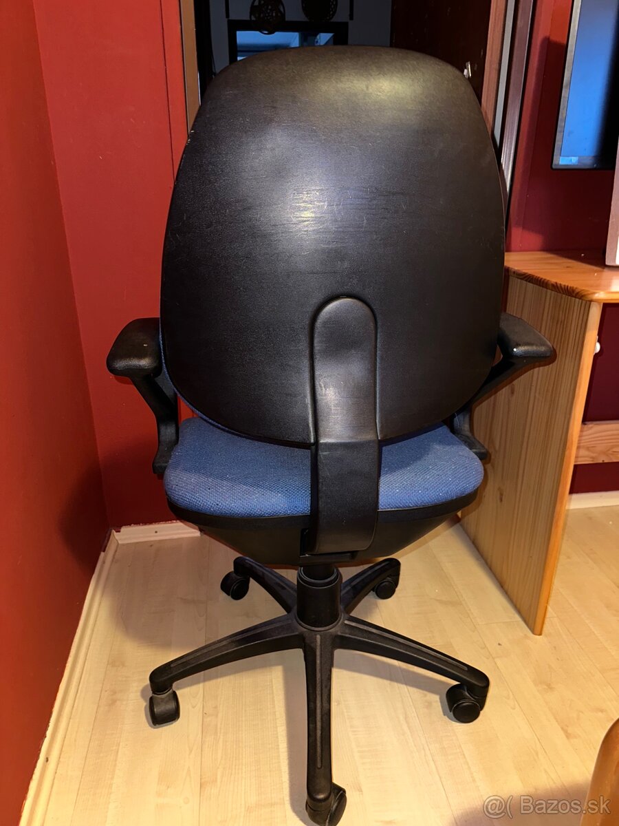 Stolička na Kolieskach - 3