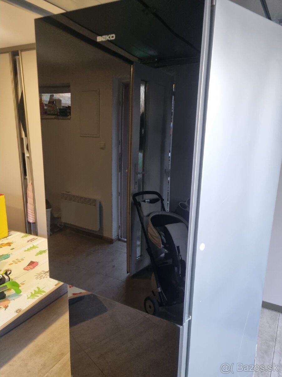 Chladnička z mrazničkou BEKO - 3