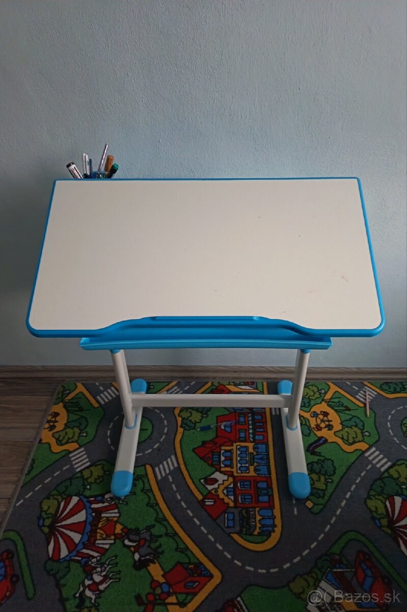 Rastúci písací stôl a stolička - 3