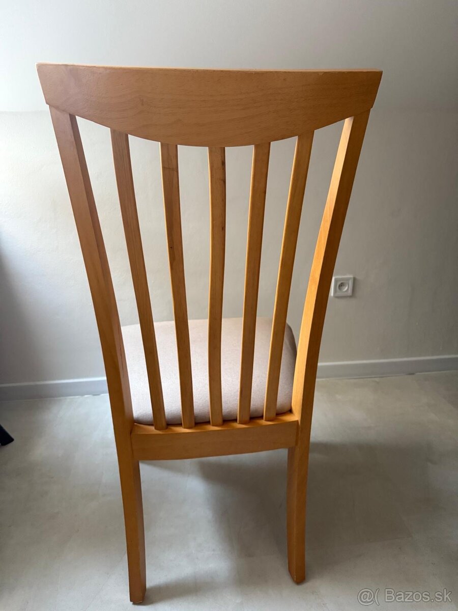 Stoličky a rozťahovaci stol - 3