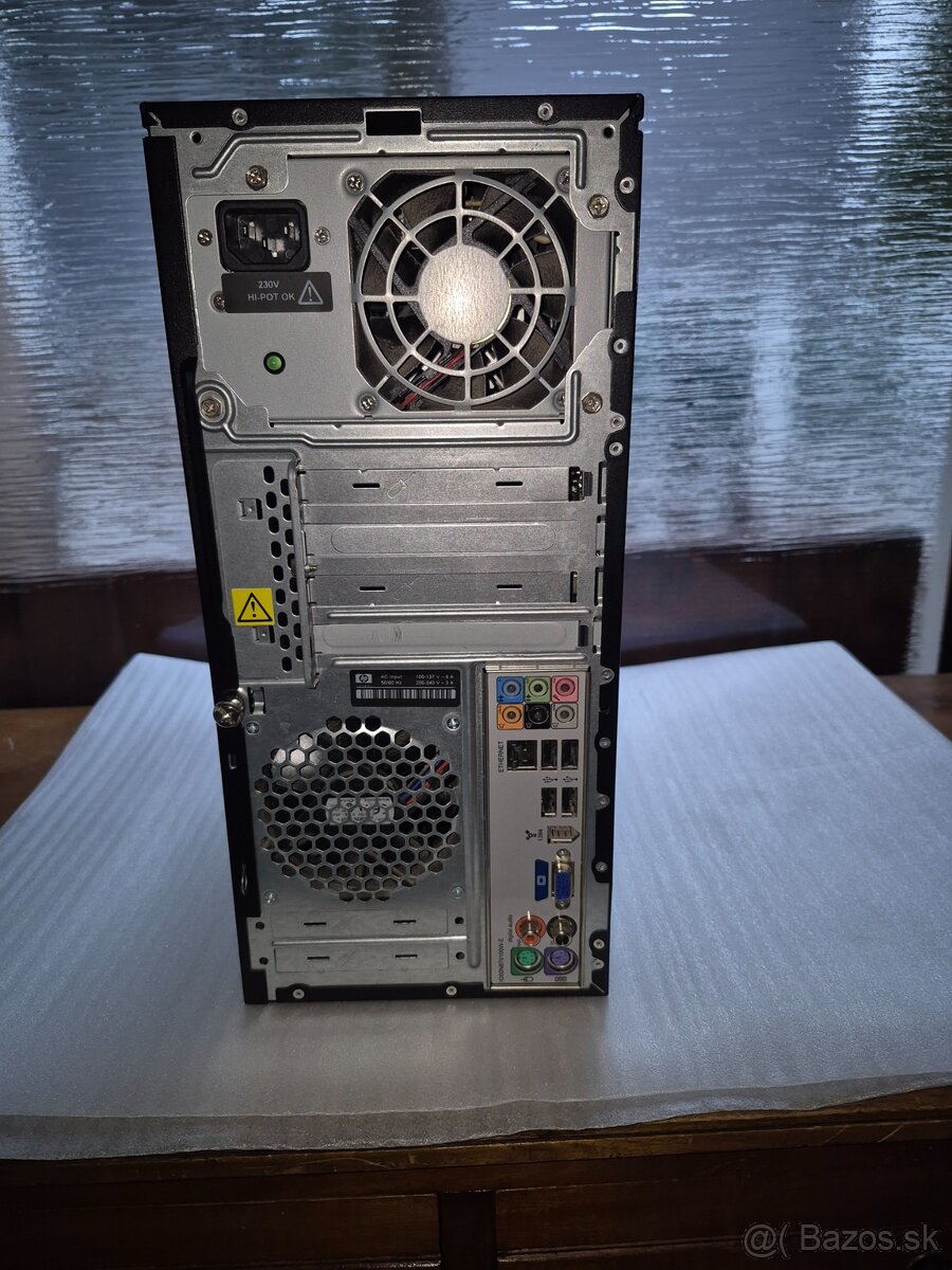 PC Hewlett-Packard Core2Quad Q8200 / 4x2.3GHz - 3