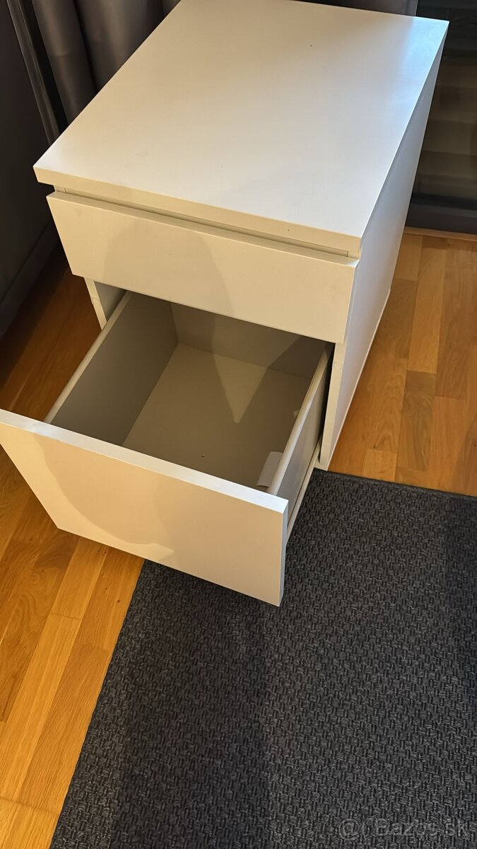 Nočný stolík IKEA za odvoz - 3