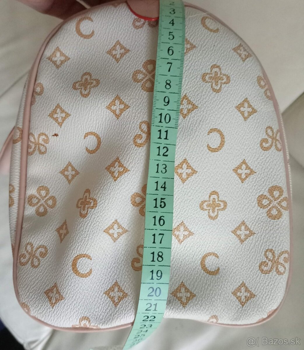 Väčšia kabelka - 3