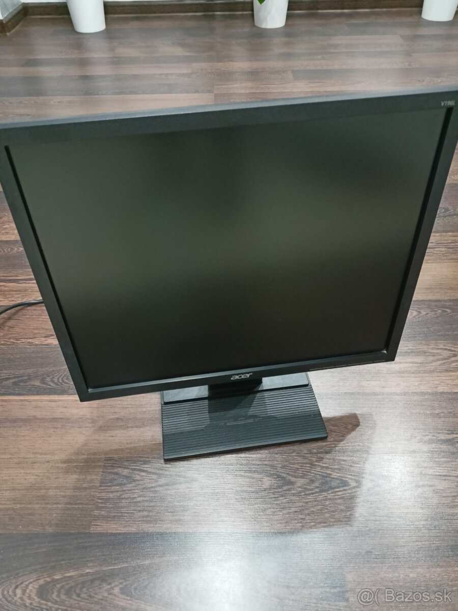 Monitor Acer LED cierny 19'' - 3