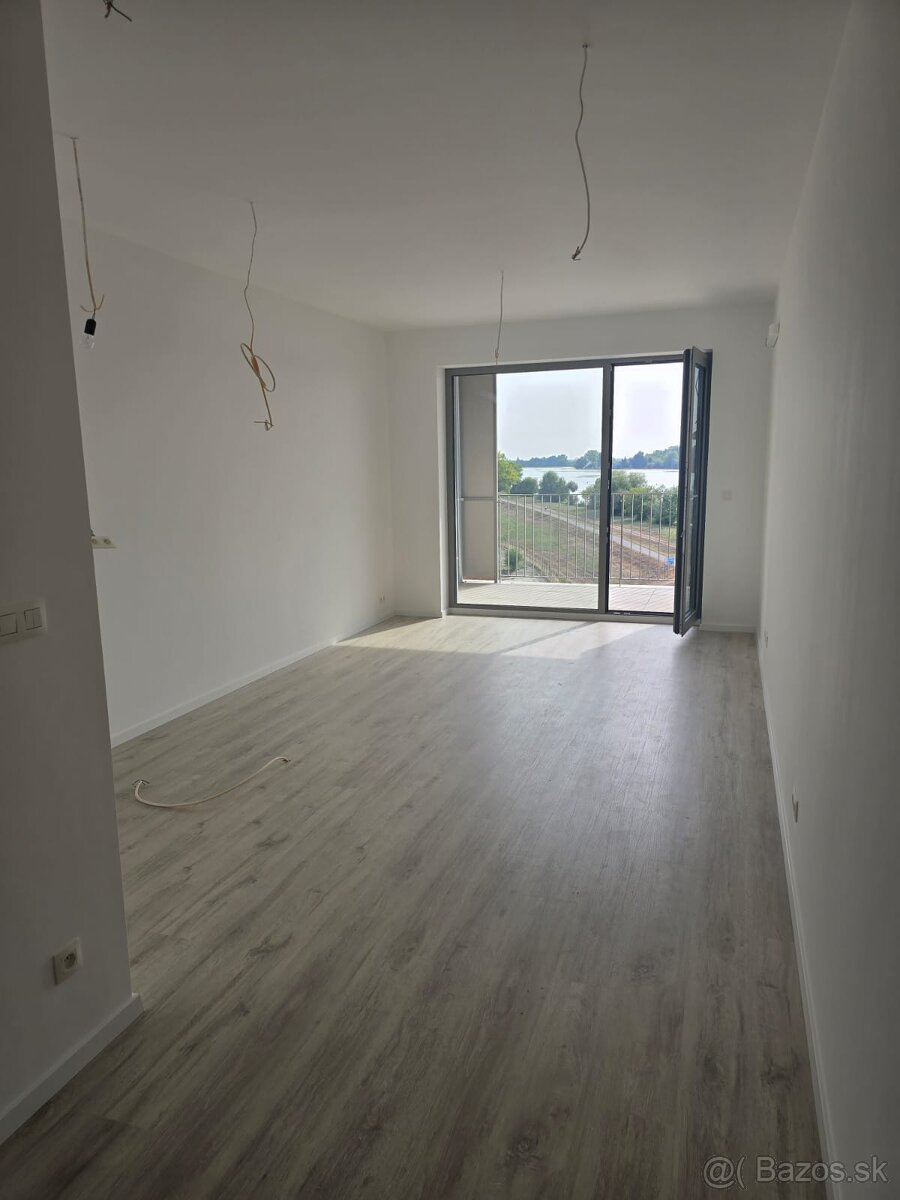 1-IZBOVÝ BYT (APARTMÁN) S VONKAJŠÍM BAZÉNOM - 3
