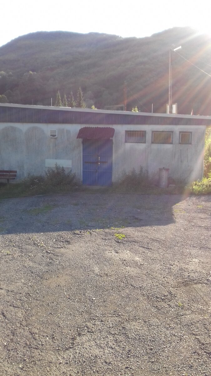 Pozemok pri Vodnom raji Vyhne - 3