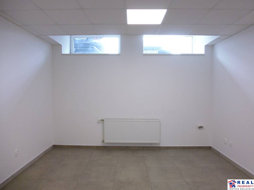 MASARYKOVA: VOĽNÉ NEBYTOVÉ priestory s UMÝVADLOM cca 23 m2 - - 3