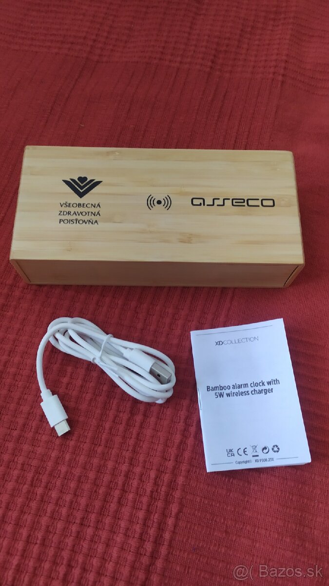 Bambusový budík s nabíjaním 5W - 3