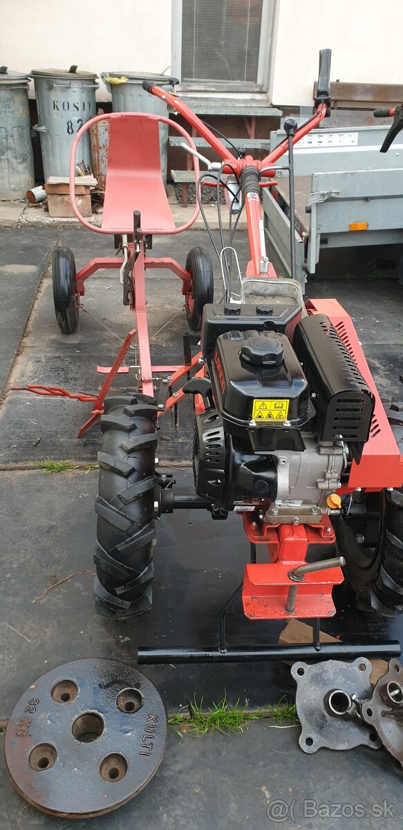 Predam traktory s prísl. - 3