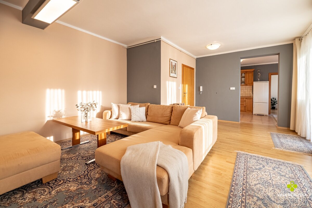 Jedinečný 3 izbový byt Pravenec, terasa, 92 m2 - 3