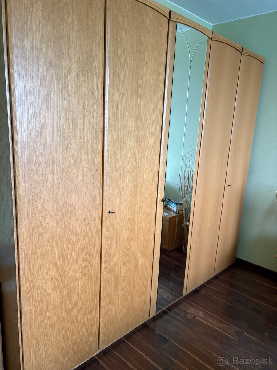 Dubová posteľ+nočné stolíky+skrine- kompletná spálňa - 3