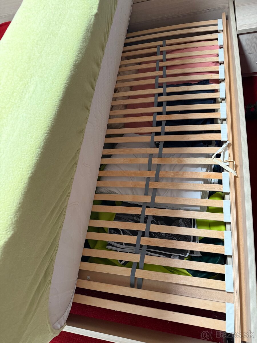 Zachovaná drevenná manželská posteľ so stolíkmi - 3