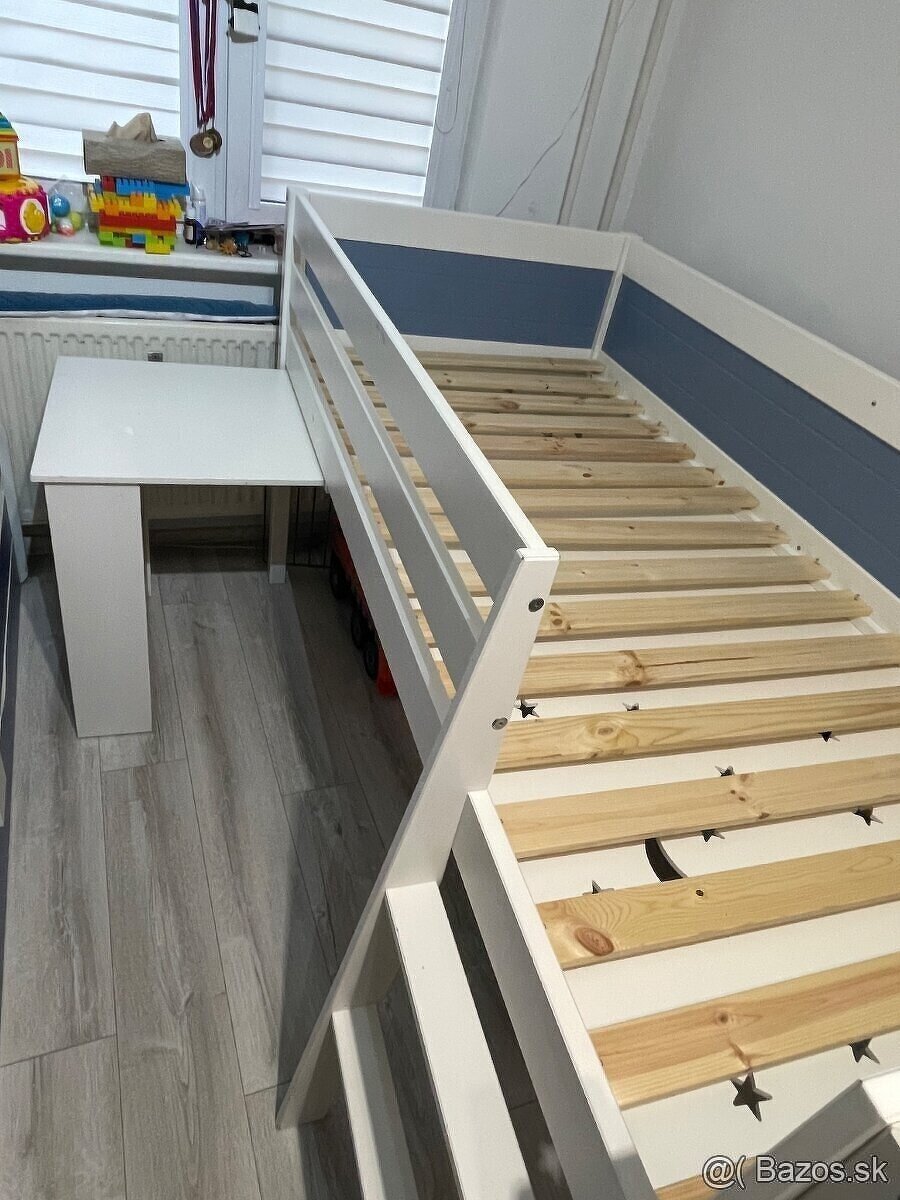 Predám posteľ s písacím stolíkom pre dieťa - 3