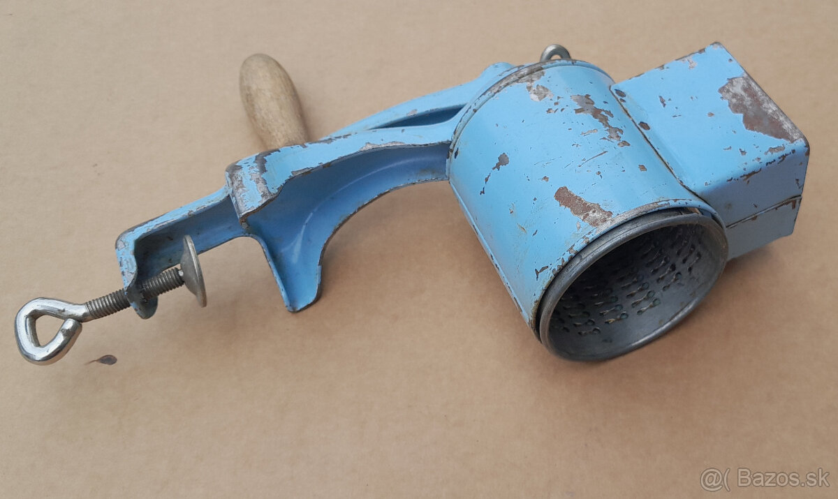 Predám retro mlynček na orechy - strúhanku - 3