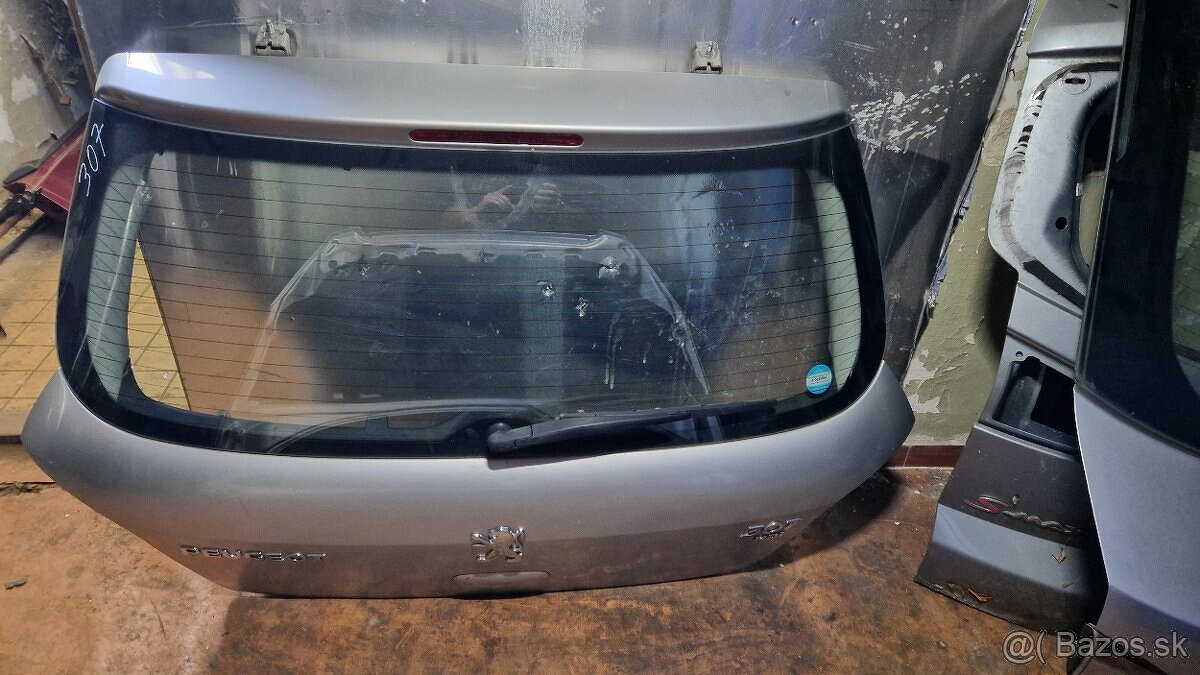 Predám piate, kufrove dvere na uvedené modely áut - 3