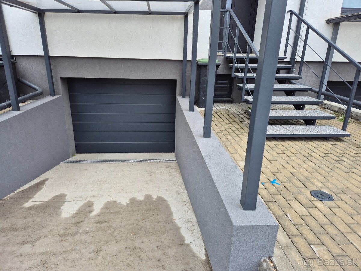 4-IZBOVÝ RADOVÝ RODINNÝ DOM - 3