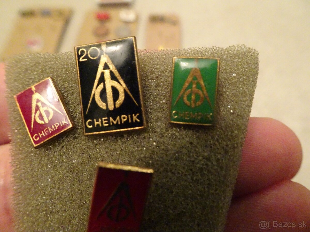 Predám rôzne odznaky, aj Brigáda socialistickej práce. - 3