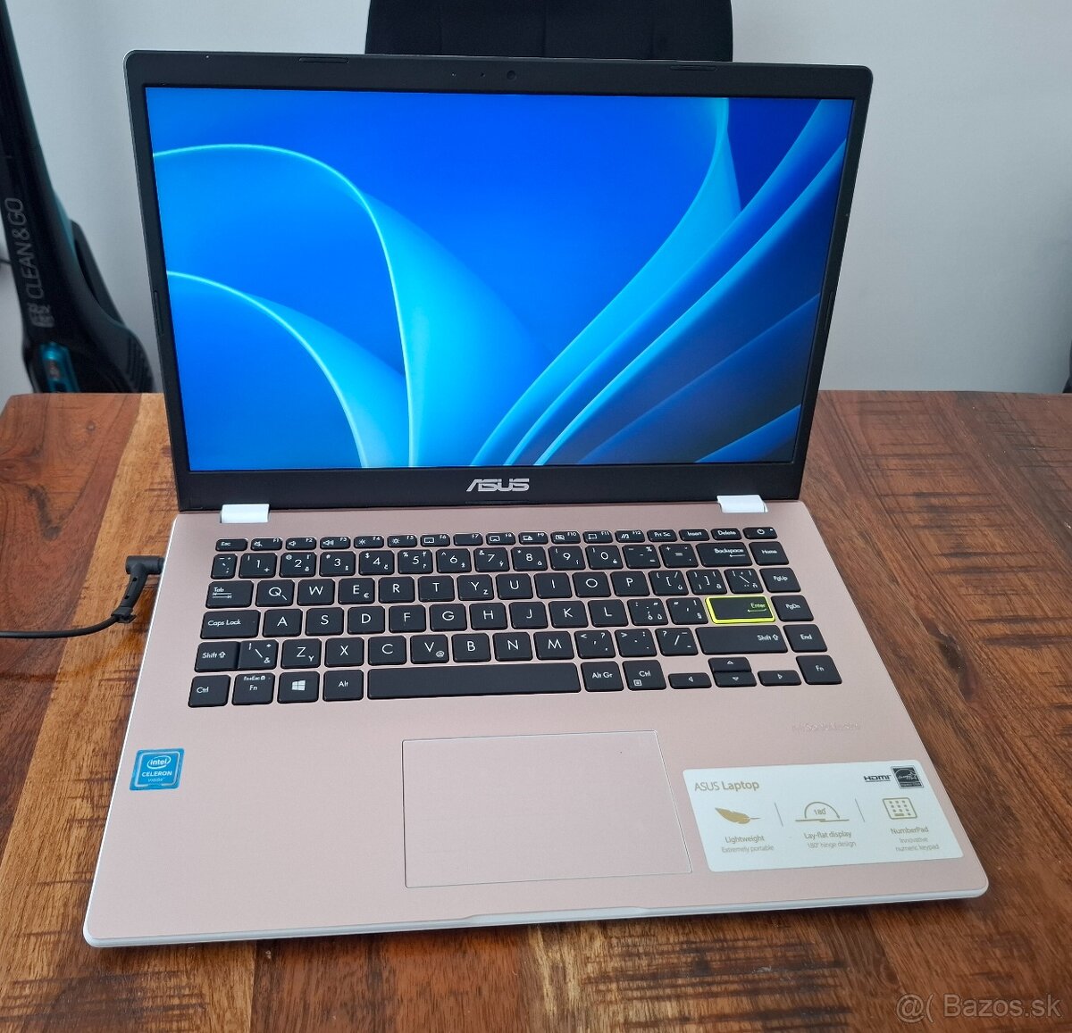 Predam notebook Asus VivoBook - 3