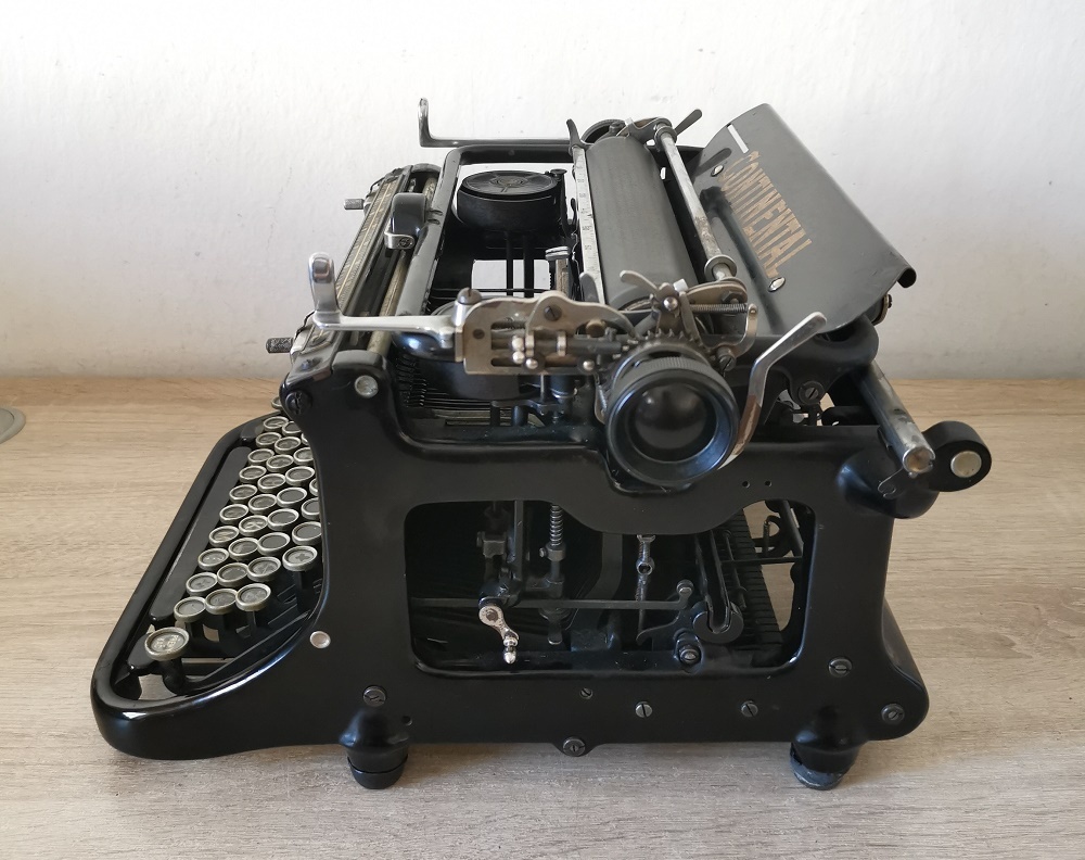 Funkčný starožitný písací stroj Continental z roku 1912 - 3