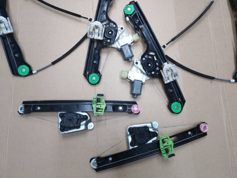 BMW E87 sťahovačky okien - 3