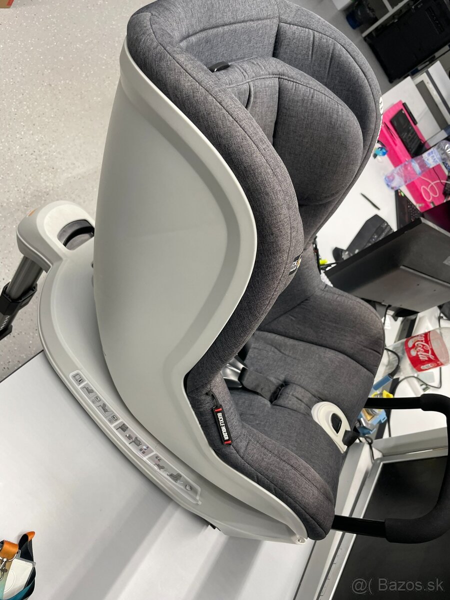 Otočná autosedačka Petite&Mars Reversal II - 3