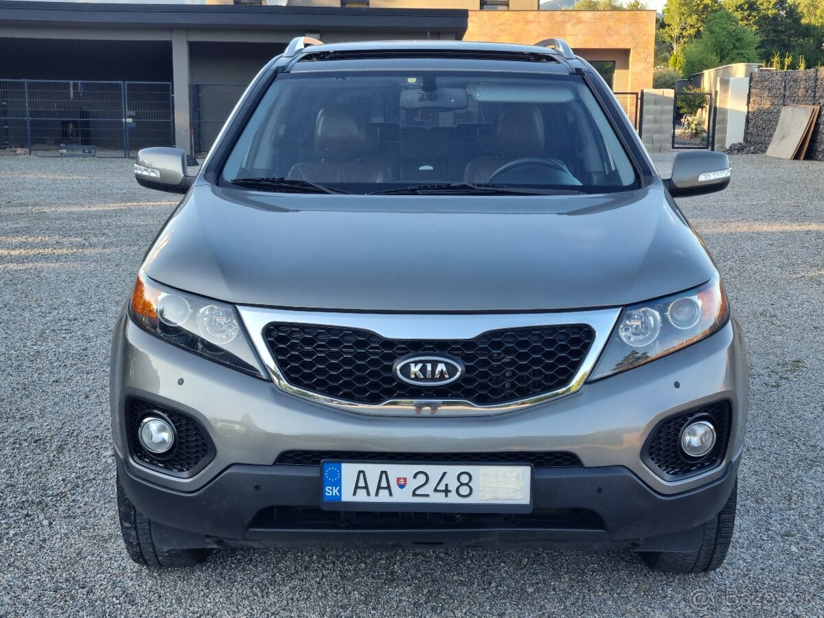 KIA SORENTO 2,2CRDi 4x4 7MIESTNE - 3