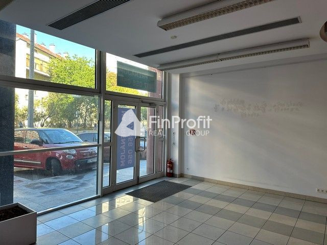 Reprezentatívny obchodno-administratívny priestor na prenájo - 3