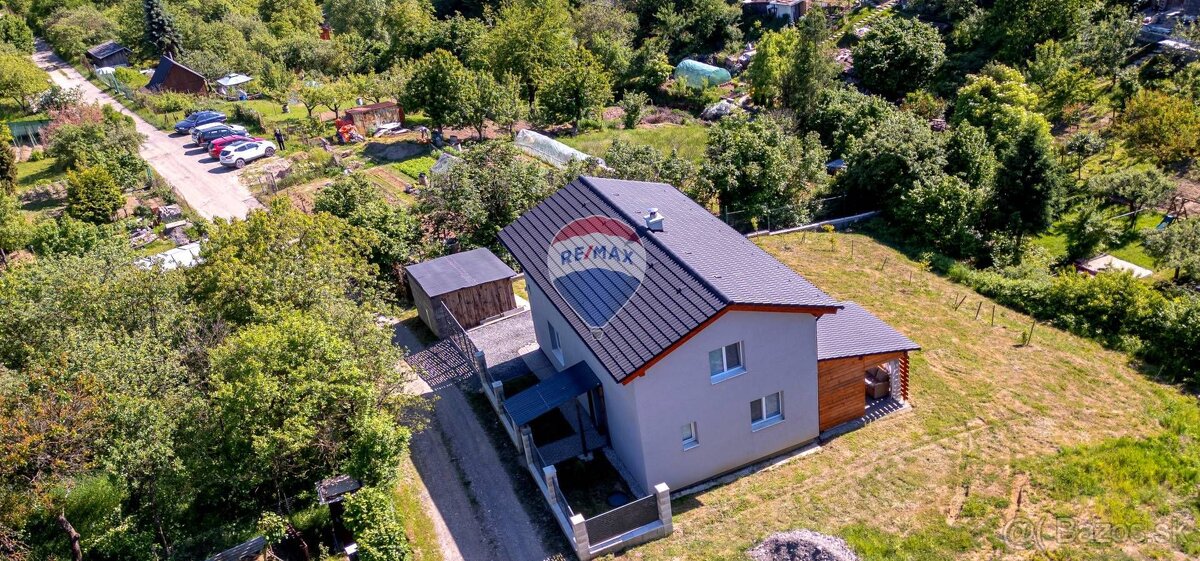 NOVOSTAVBA, Rodinný dom, 4+1izb, 696m2, +terasa, 6 min. od - 3