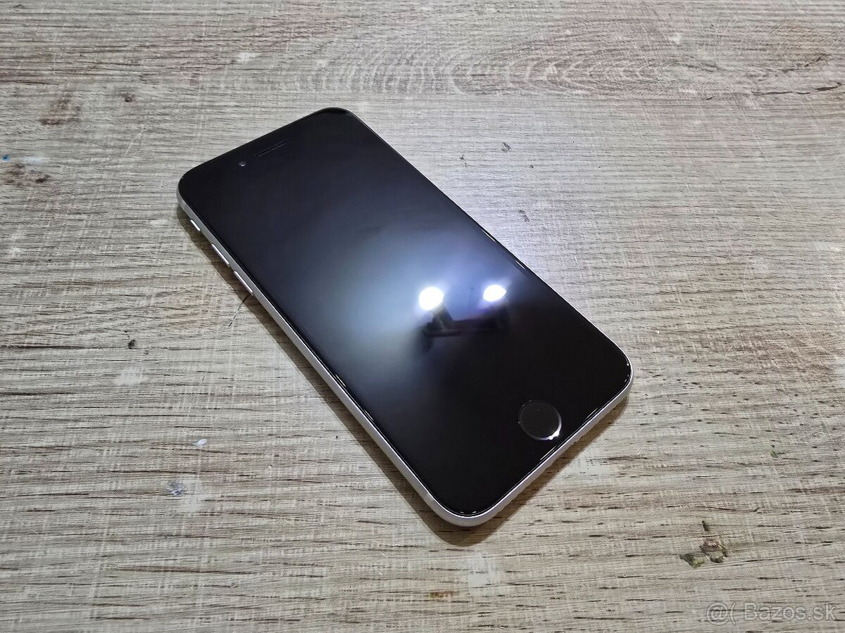 Iphone SE2020 biely plnefunkcny na displeji nieje ani jeden - 3