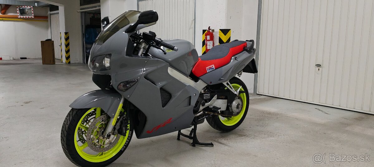 Honda VFR 800 FI 2001 - 3
