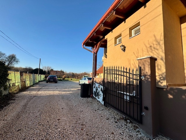 Na predaj krásna 10 ár stavebná parcela v centre Kolárova - 3