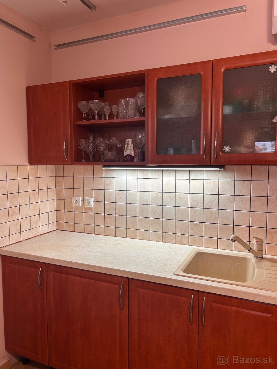 Kuchynská linka - 3