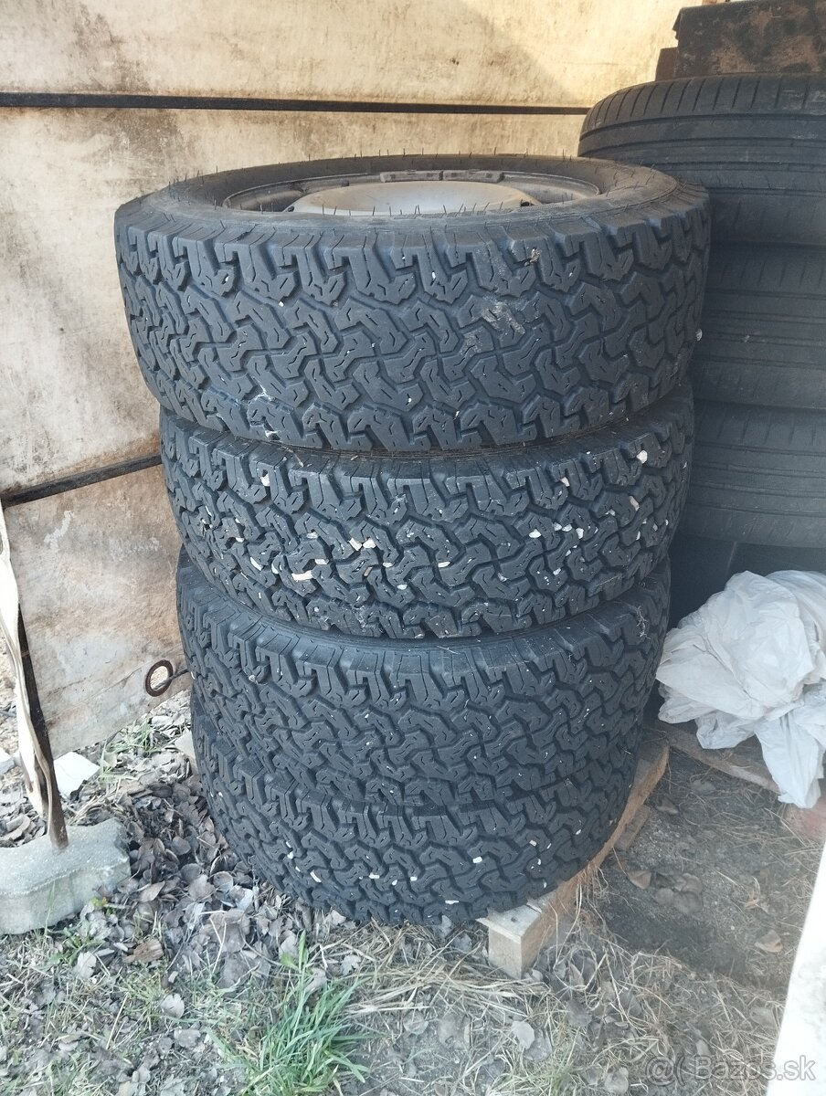 AT pneu 215/65 R16 s diskami - 3