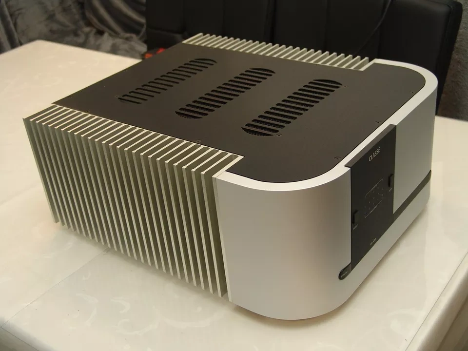 Classe CA-5200 Zosilňovač výkonu - 3