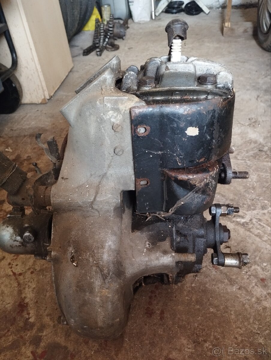 Nefunkčný motor IFA el308 - 3