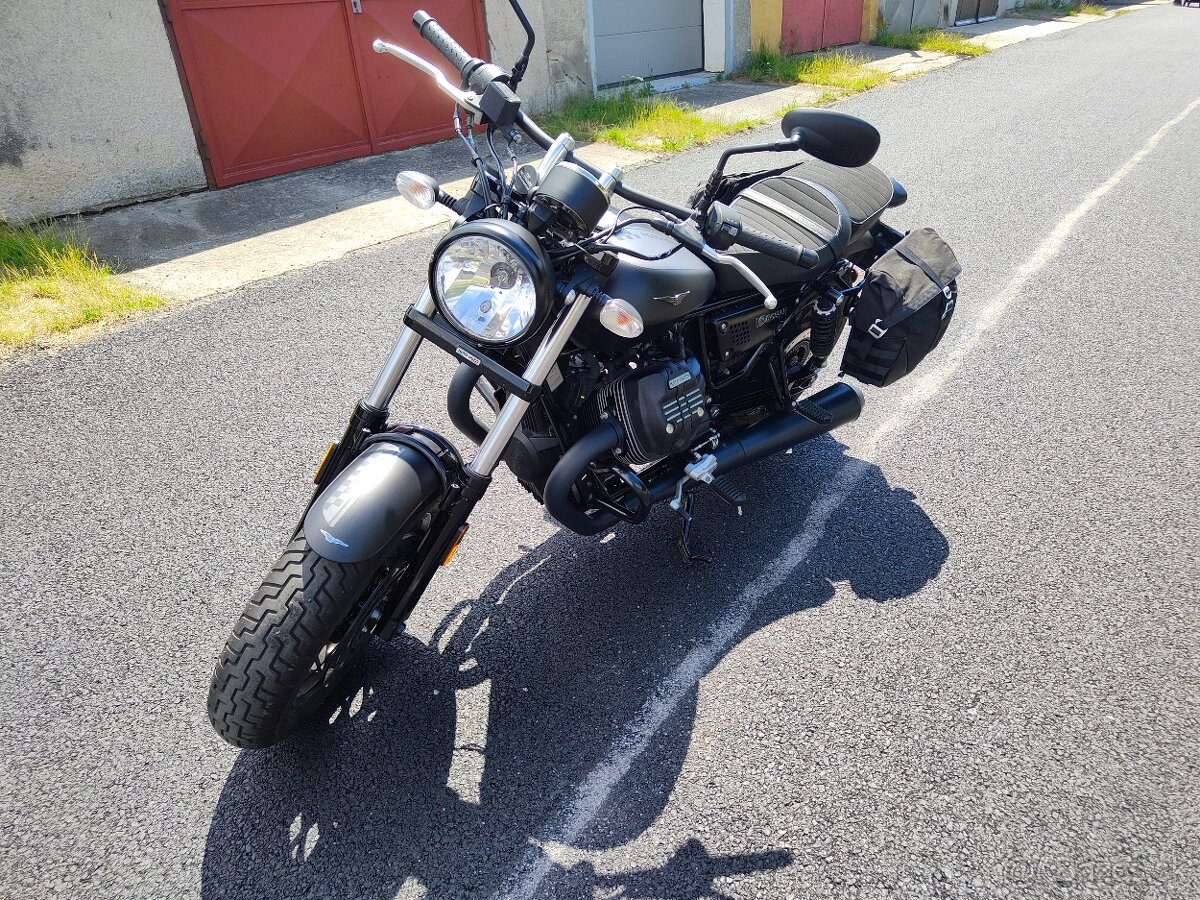 Moto Guzzi v9 Bobber top stav, najazd 4109km - 3