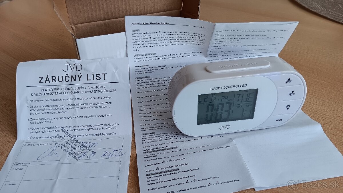 digitálny budík značky JVD - 3