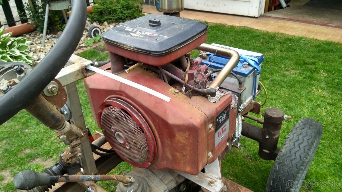 Benzinovy motor BRIX STRATON-18Koní-Boxer. - 3