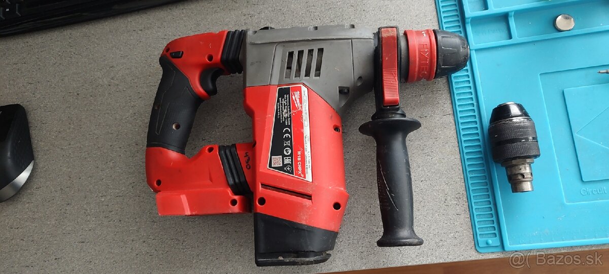 Milwaukee M18 CHPX-0X
- 3