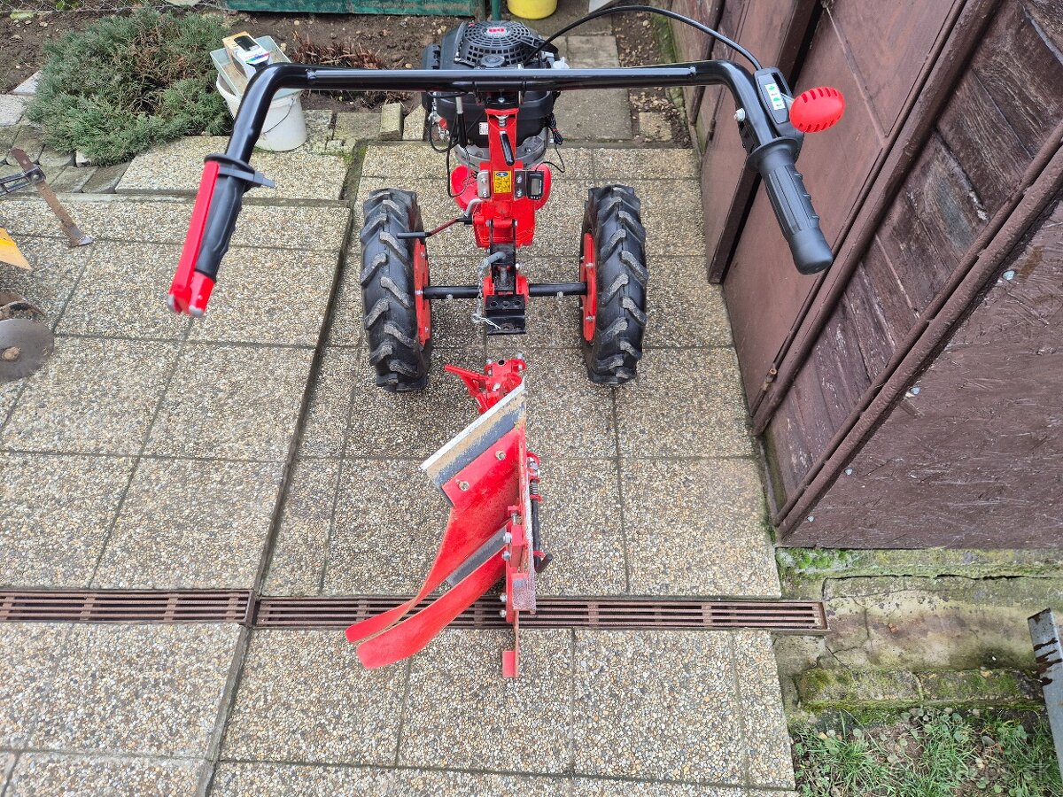 Predám malotraktor Vari XP200 - 3